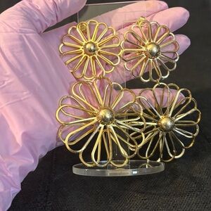 Elegant Daisy Gold Statement Earrings